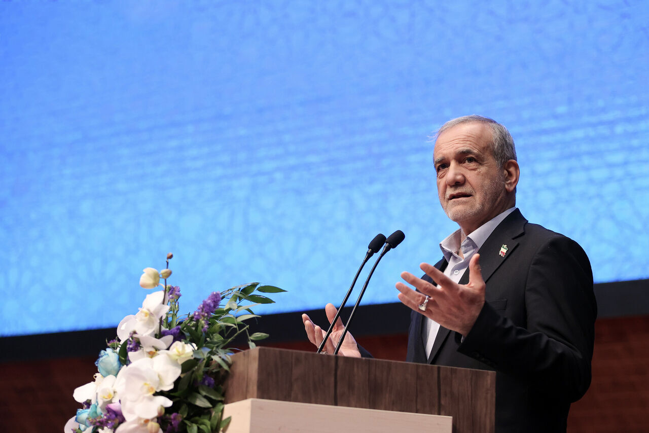 پزشکیان: اگر با هم توافق کنیم، به کسی نیاز نخواهیم داشت/ ایران قدرتمندتر از همیشه است