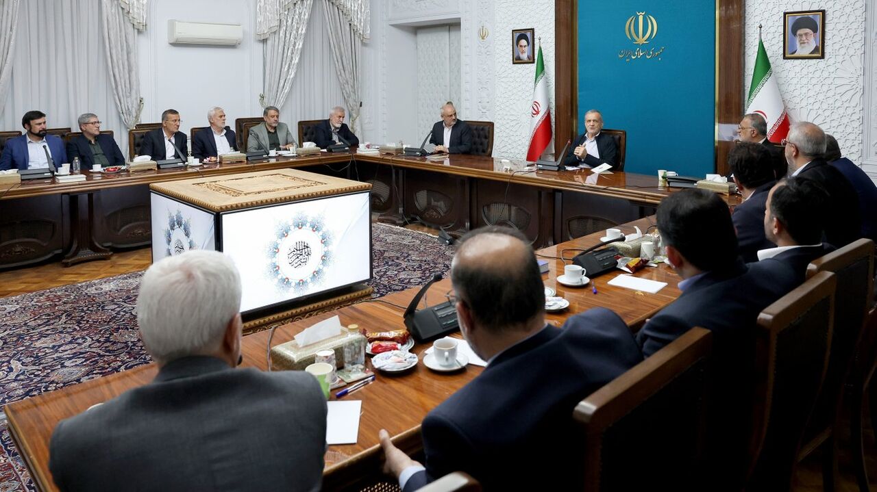 پزشکیان:شهرداری‌ها برای ارتقای خدمات خود برنامه تهیه کنند/ بدمصرف ها باید جریمه شوند