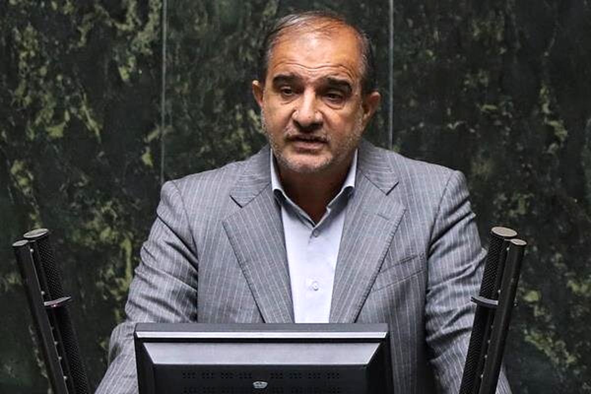 ۱۰۰ میلیارد دلار پول در دست مردم است که می‌توان از آن استفاده کرد