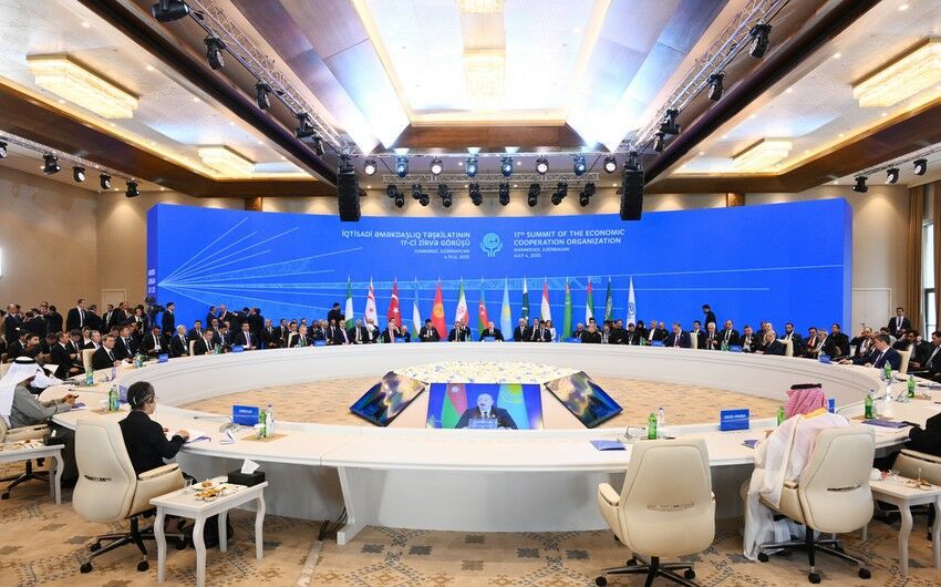 هفدهمین اجلاس سران کشورهای سازمان همکاریهای اقتصادی (اکو)