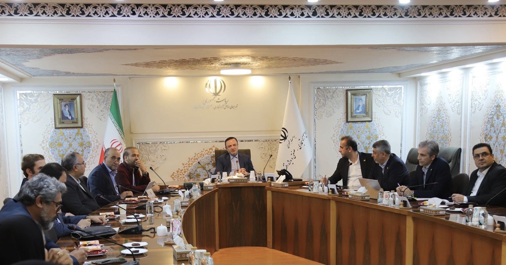 تاكید دبیر شورای‌عالی مناطق آزاد و ویژه اقتصادی بر لزوم تحول در منطقه آزاد انزلی