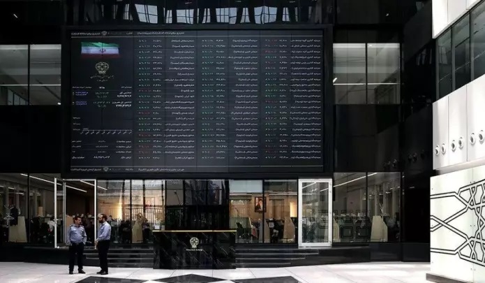 پیش‌بینی بازگشت نقدینگی به بازار سهام/ جهش نرخ ارز نخواهیم داشت