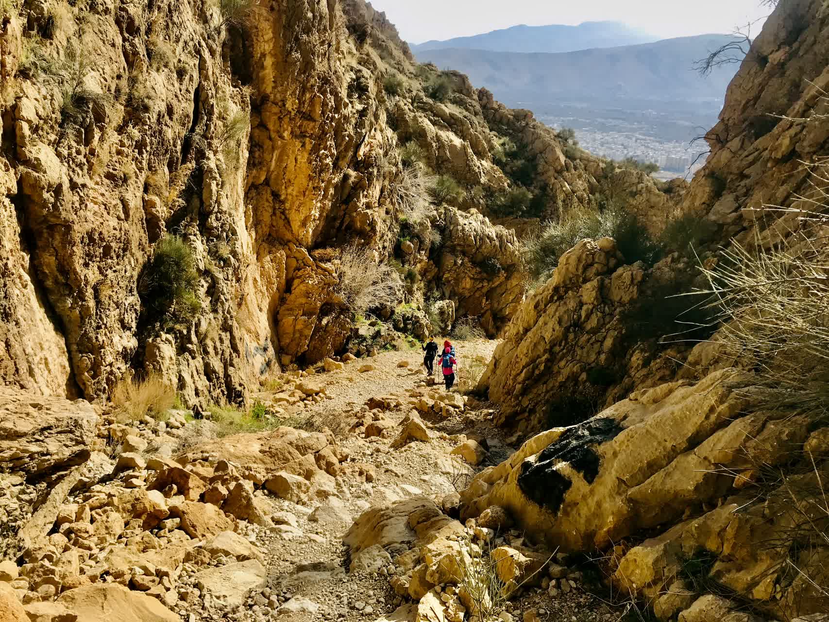 ریختن دلشوره های جنگ در تنگه های حوالی شیراز