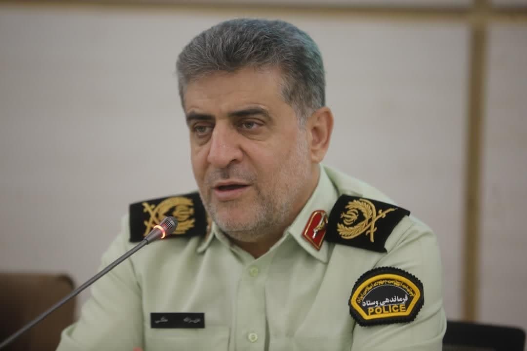 برای صحبت با مردم باید دستمان پر باشد