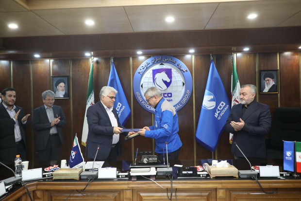 امضای قرارداد ایران‌خودرو و شرکت ملی پخش فرآورده‌های نفتی برای تولید ۲۵ هزار خودرو دوگانه‌سوز