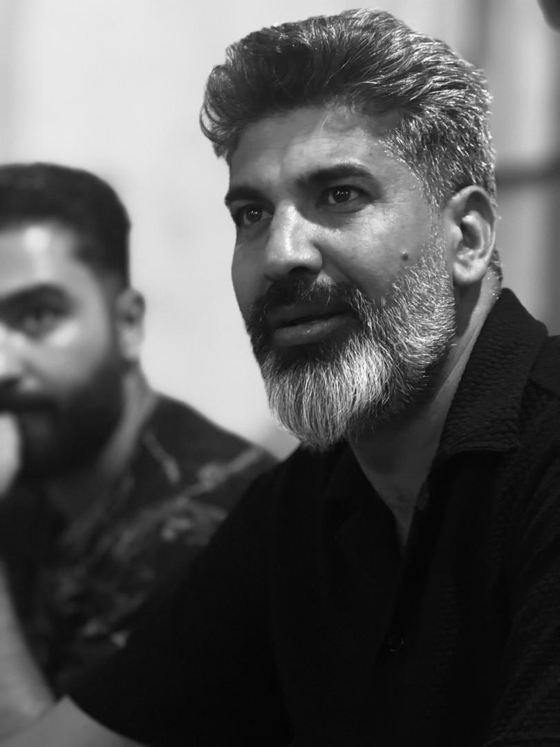 بی خود و بی جهت نیست که به فارس می گویند استان فرهنگی /تشکیل زنجیره انسانی برای محافظت از یادگارهای هخامنشی در برابر غول های آهنین 