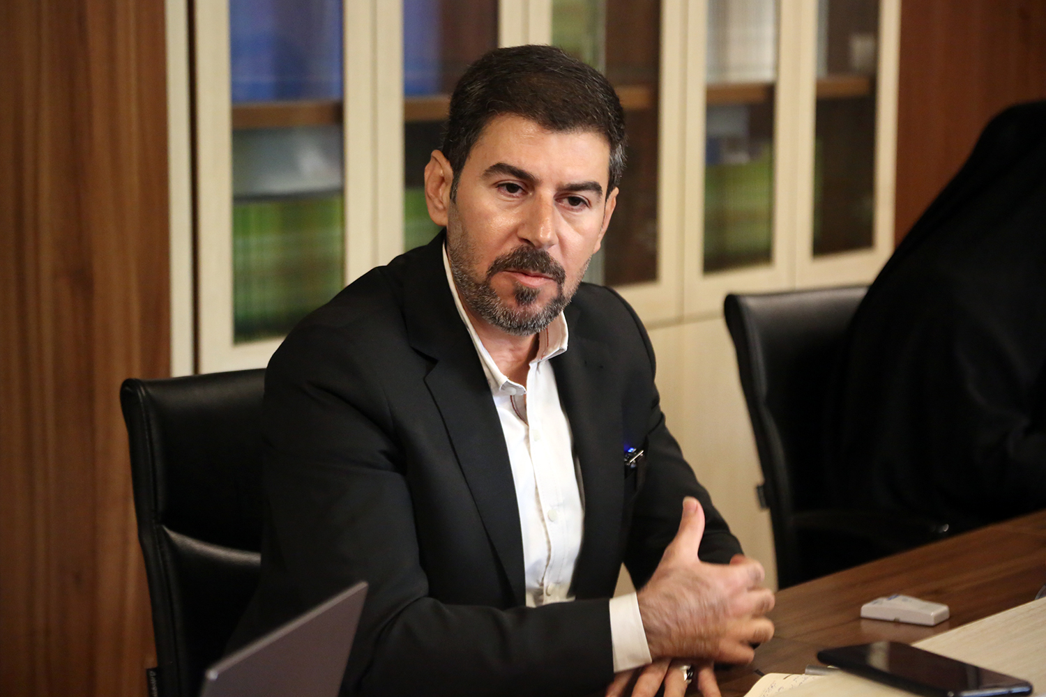 دهکده ای در شیراز برای التیام ریه های سوخته شهر 