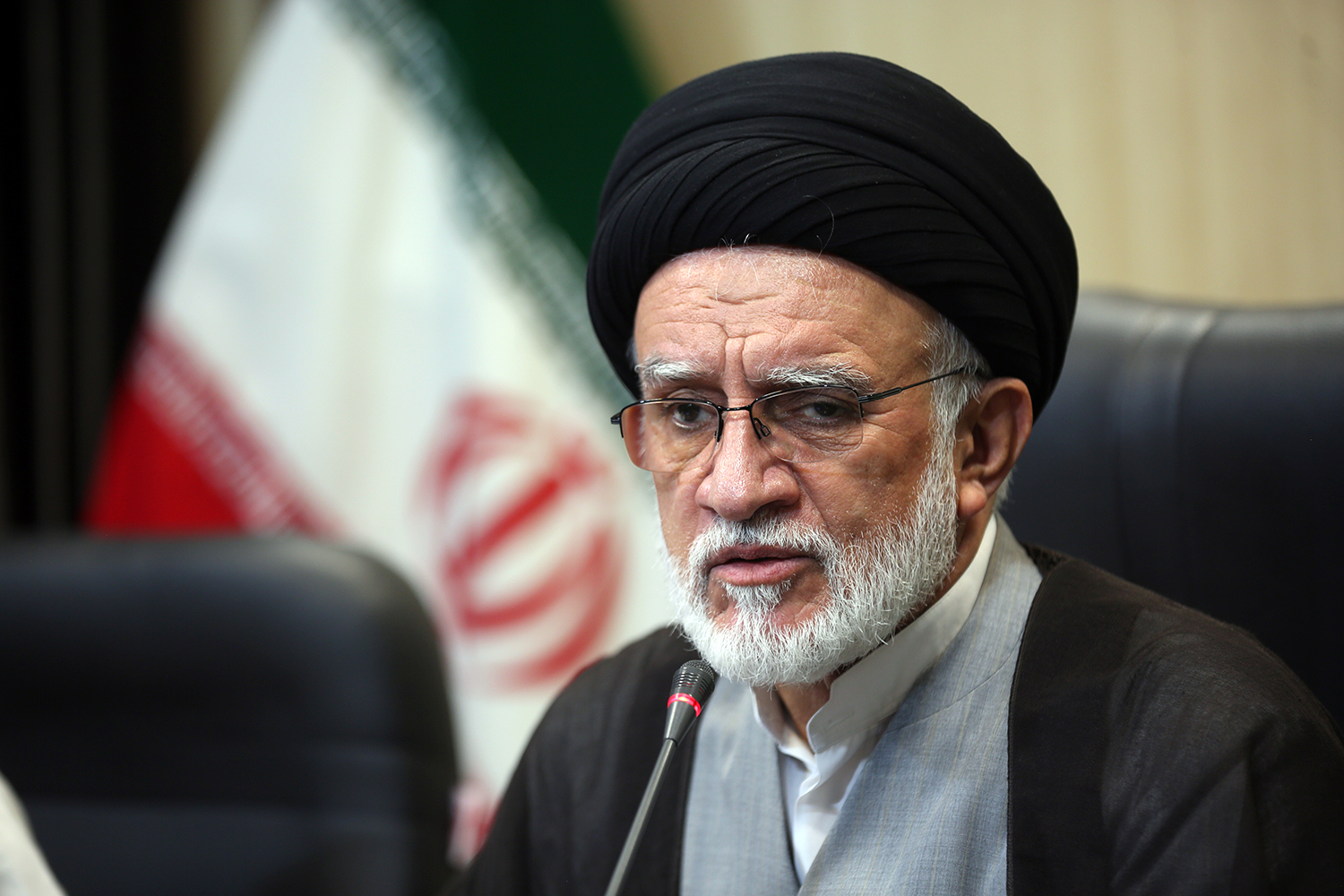  عادلانه نیست که خبرنگاران ما با دست خالی به جنگ رسانه ای بروند