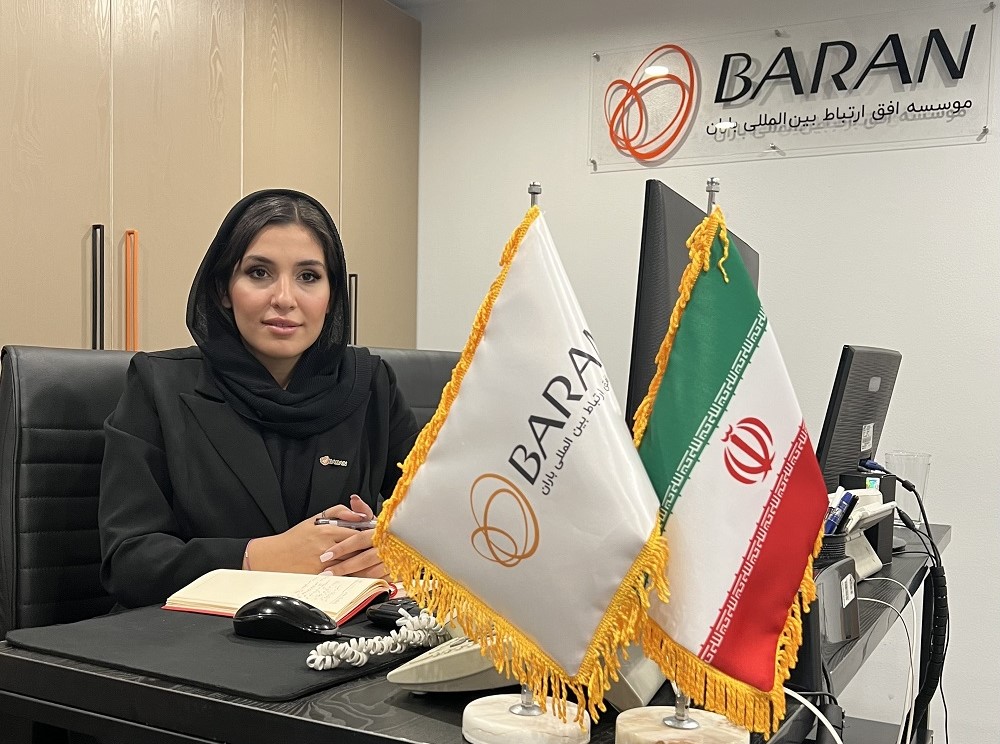 غزل روزبهانی؛ مدیر بازاریابی و بازارافزایی موسسه زبان باران