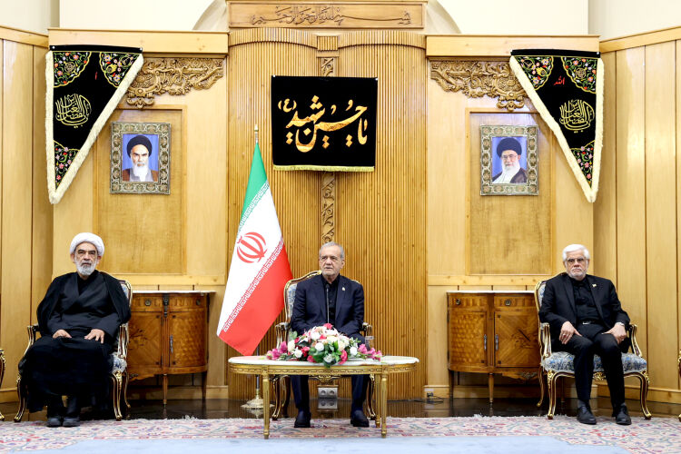 پزشکیان:مبادلات تجاری ایران و پاکستان به ۱۰ میلیارد دلار ارتقا می‌یابد