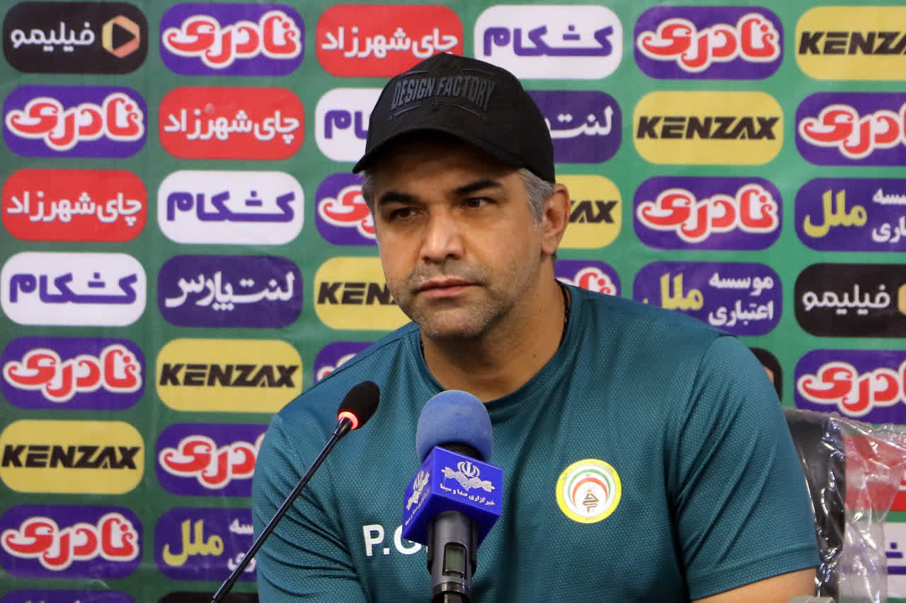 گلایه های سرمربیان فجر و گل گهر در کنفرانس خبری قبل از بازی؛