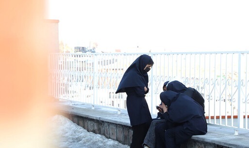 نمی‌خواهیم شبیه دوران ناصرالدین‌شاه لباس بپوشیم!