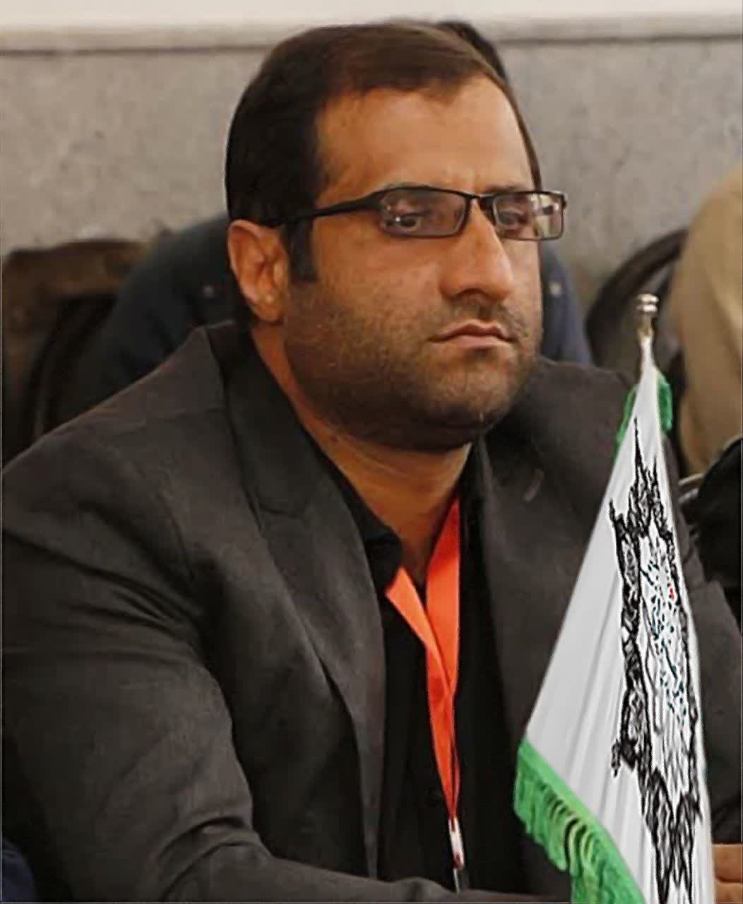 انقلابی گری ؛ ایجاد تفرقه و جامعه دو قطبی نیست