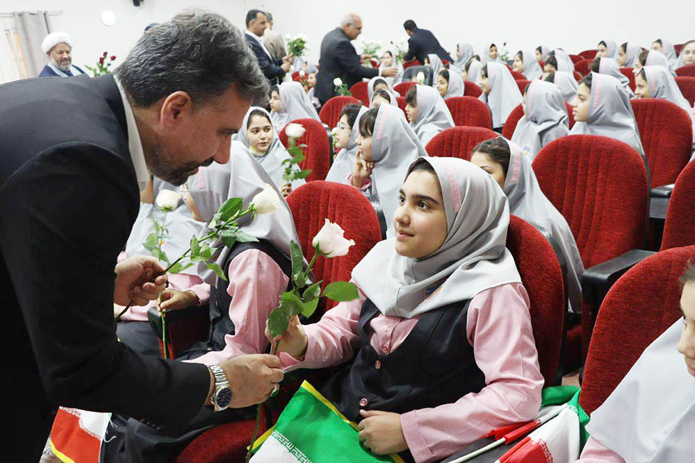 با حضور دکتر شیخان مدرسه ۴ کلاسه شهرک پردیس جم افتتاح شد