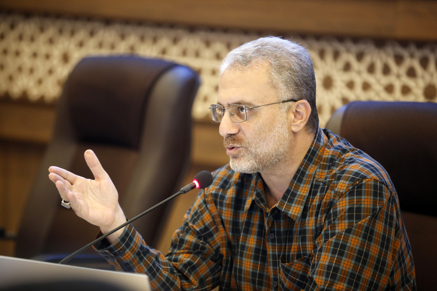 باغ‌های قصردشت به‌صورت دستوری و شعاری حفظ نمی‌شود 