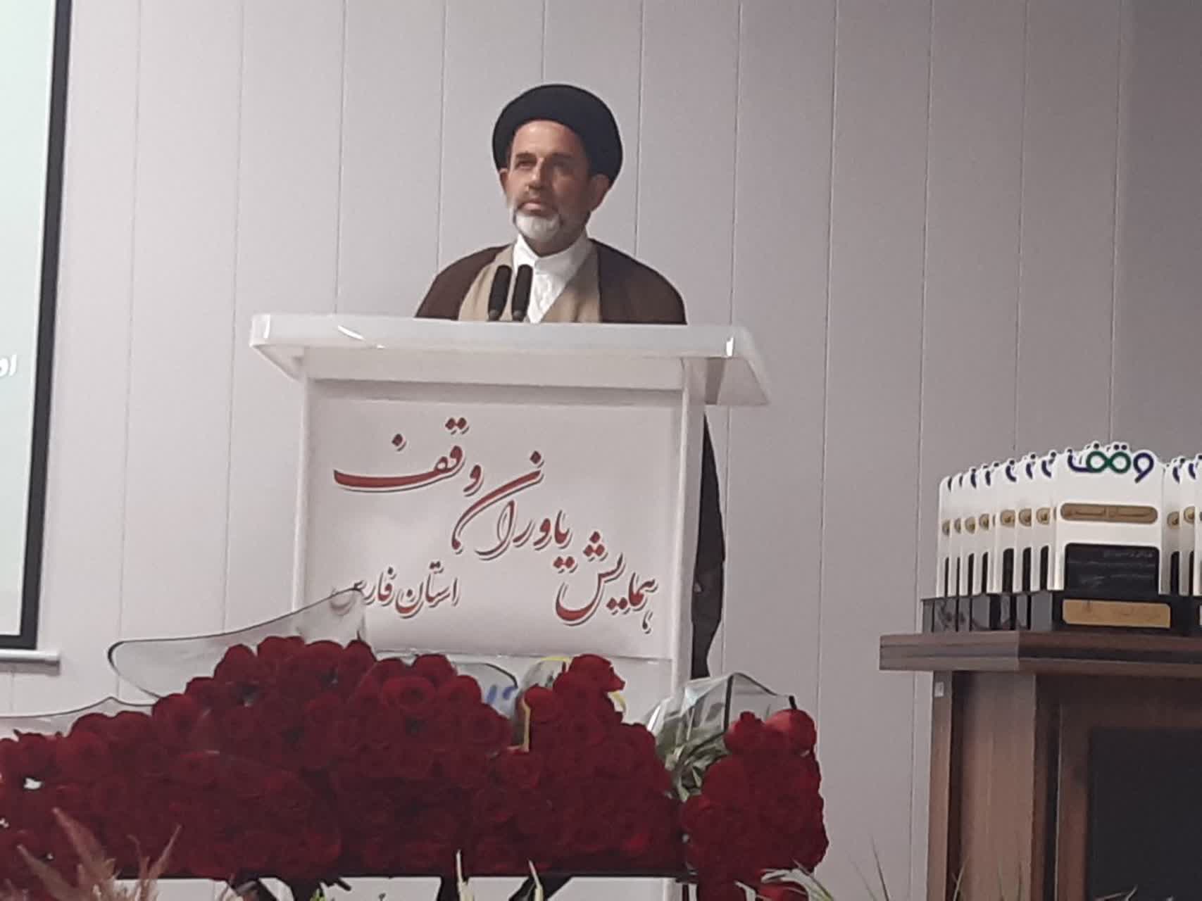 توزیع ۴۶ هزار بسته تحصیلی ویژه دانش‌آموزان زیر پوشش امداد و اوقاف