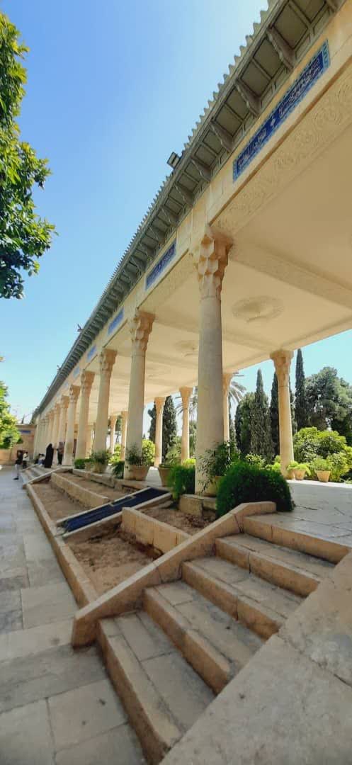 دلم از وحشت زندان سکندر بگرفت …