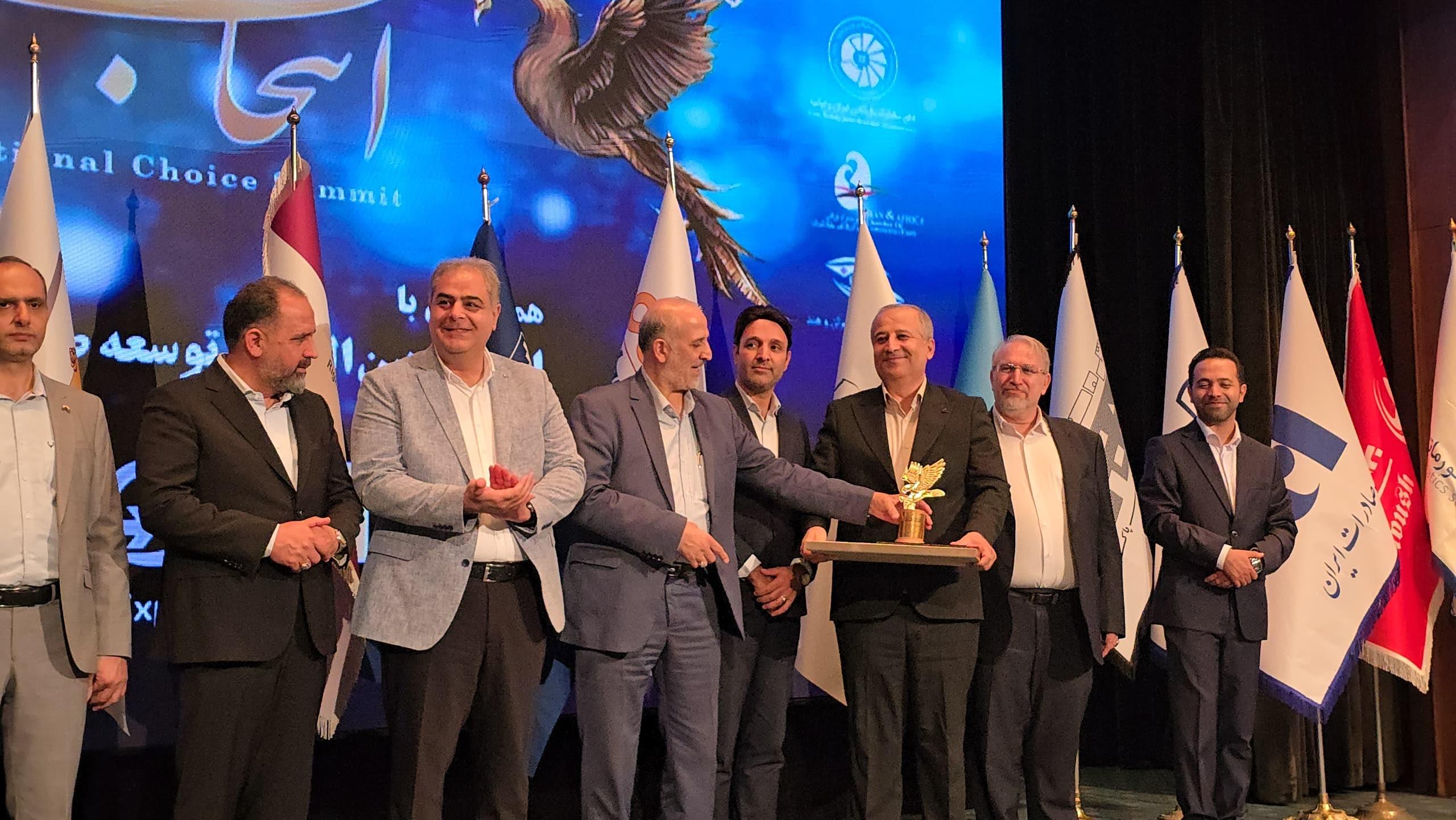 پتروشیمی فن‌آوران نشان برتر اجلاس بین‌المللی توسعه صادرات کشور را کسب کرد