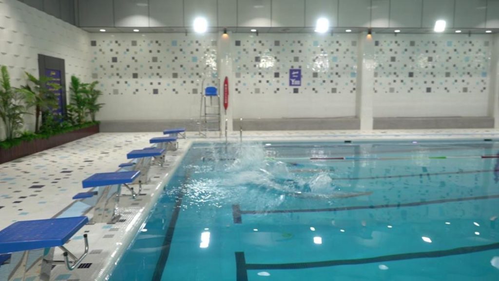 پازارگاد، استخر شهرک پردیس جم را پس از ۱۵ سال نوسازی کرد