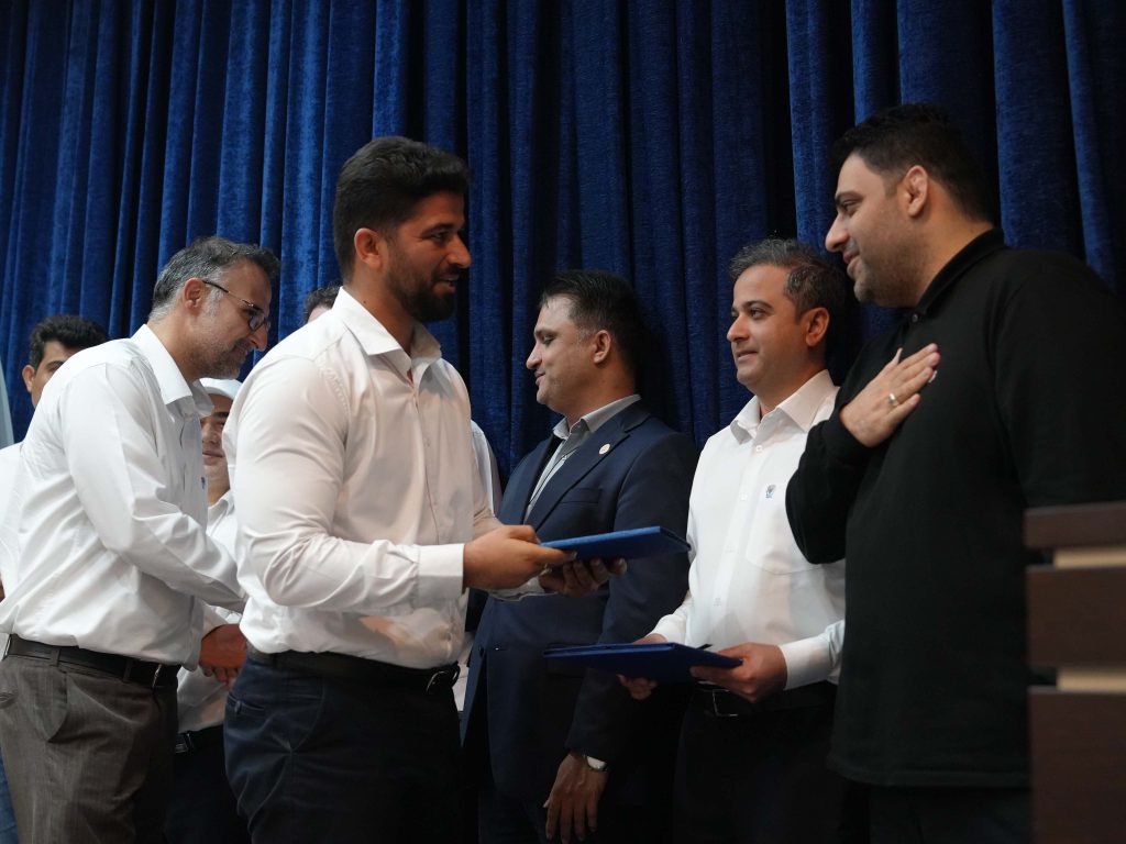 مراسم تقدیر و اهدای جوایز قهرمانان المپیاد آتش‌نشانی و ایمنی منطقه ویژه اقتصادی با حضور حسام خوشبین‌فر، مدیرعامل شرکت پتروشیمی مروارید برگزار شد.