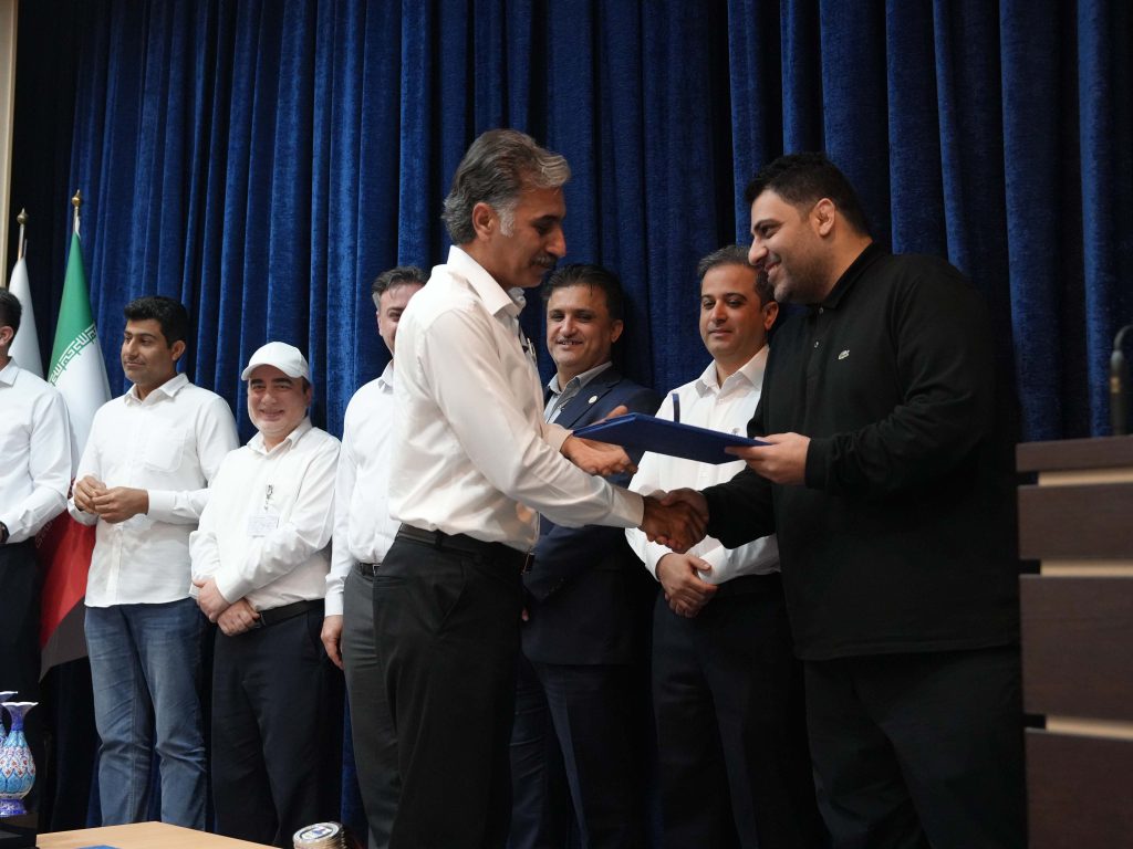 مراسم تقدیر و اهدای جوایز قهرمانان المپیاد آتش‌نشانی و ایمنی منطقه ویژه اقتصادی با حضور حسام خوشبین‌فر، مدیرعامل شرکت پتروشیمی مروارید برگزار شد.