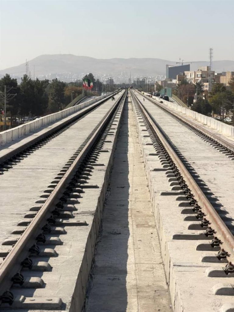 از شمال تا جنوب كرمانشاه روی ریل ذوب آهن اصفهان در 20 دقیقه 