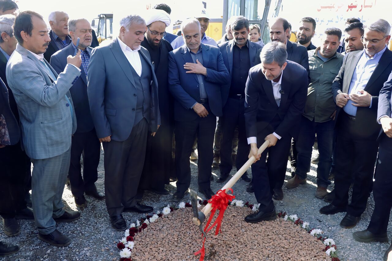 تعبیر پولادیِ پرتلاش از شیوه کار جمالی‌نژاد