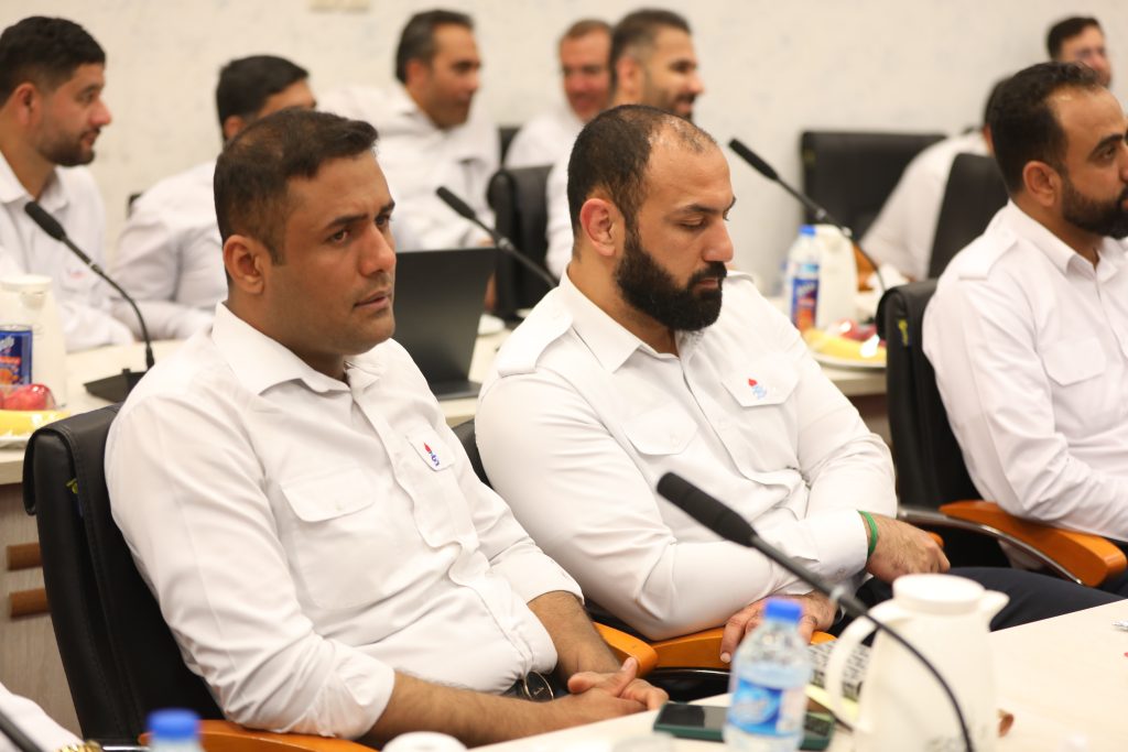 اعزام کارکنان و خانواده‌های کارکنان صنعت پتروشیمی منطقه پارس به سرزمین وحی