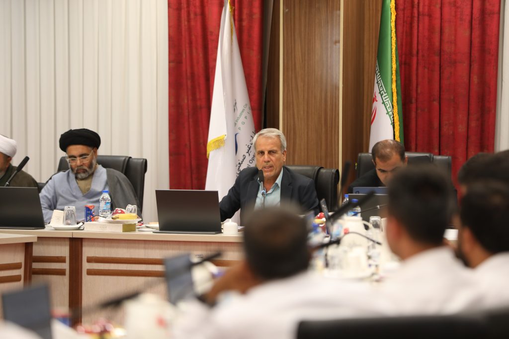 اعزام کارکنان و خانواده‌های کارکنان صنعت پتروشیمی منطقه پارس به سرزمین وحی