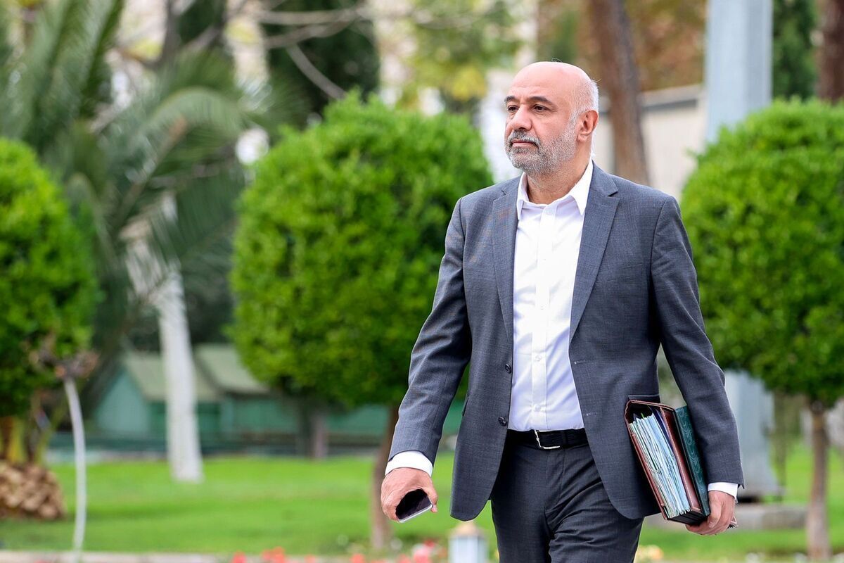 افزایش موافقان طرح استیضاح؛ لحظات پایانی وزارت احمد میدری!