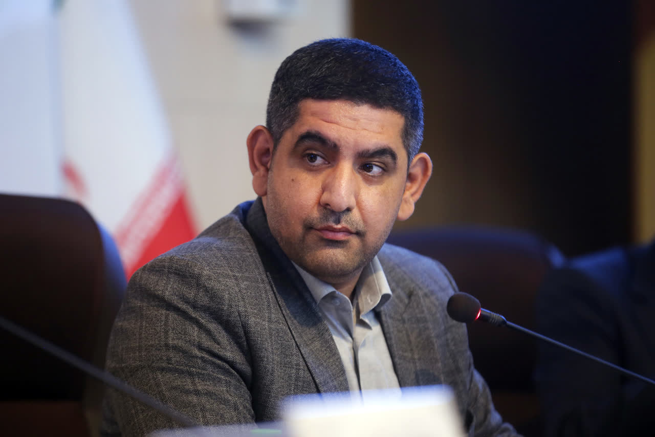 پرداختن به حواشی سود که ندارد هیچ، بلکه هم ضرر دارد و هم فرصت‌سوزی برای مردم شهر