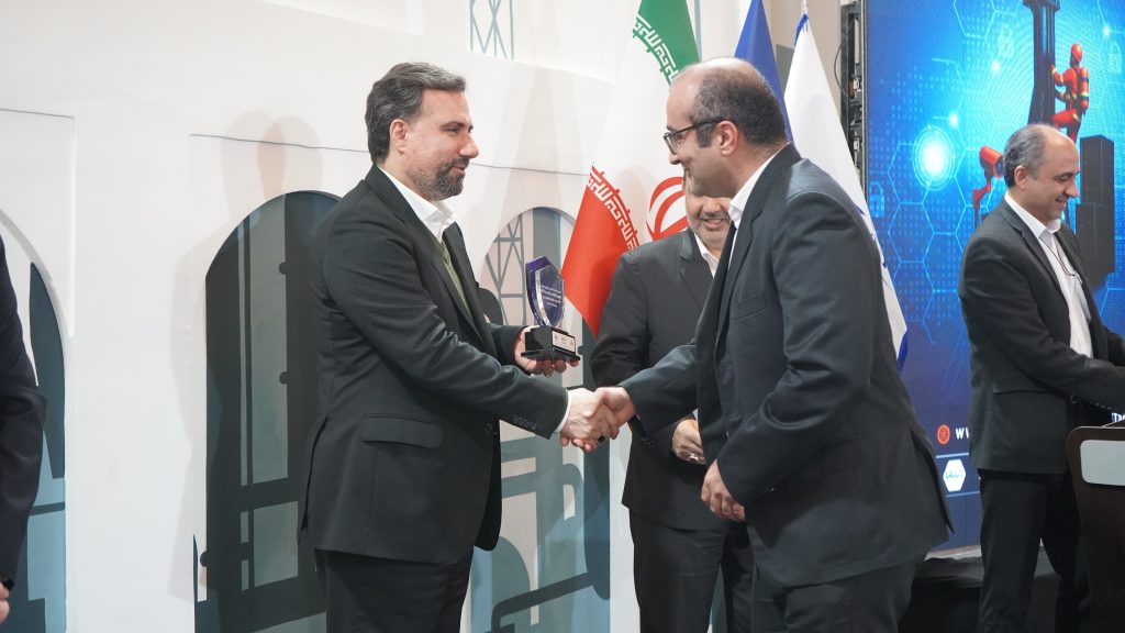 جایزه دستاورد برتر صنعت نفت، گاز و پتروشیمی به پازارگاد رسید