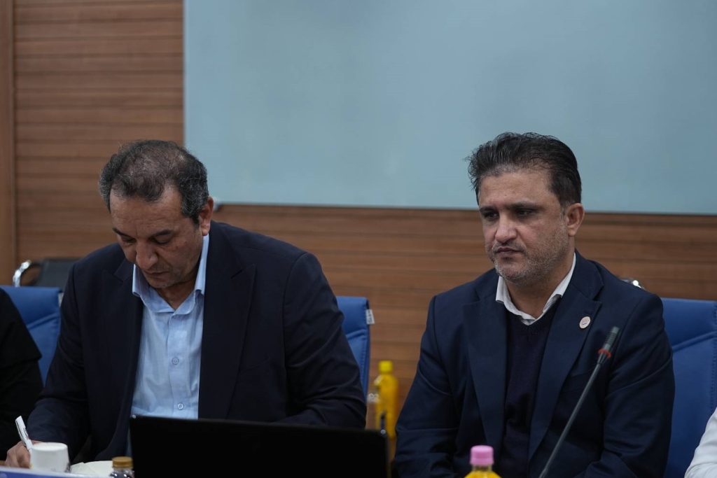 مجمع عمومی عادی بهطور فوقالعاده پتروشیمی مروارید امروز ۶ بهمن ۱۴۰۴، در محل سالن جلسات شرکت پتروشیمی مروارید برگزار شد.