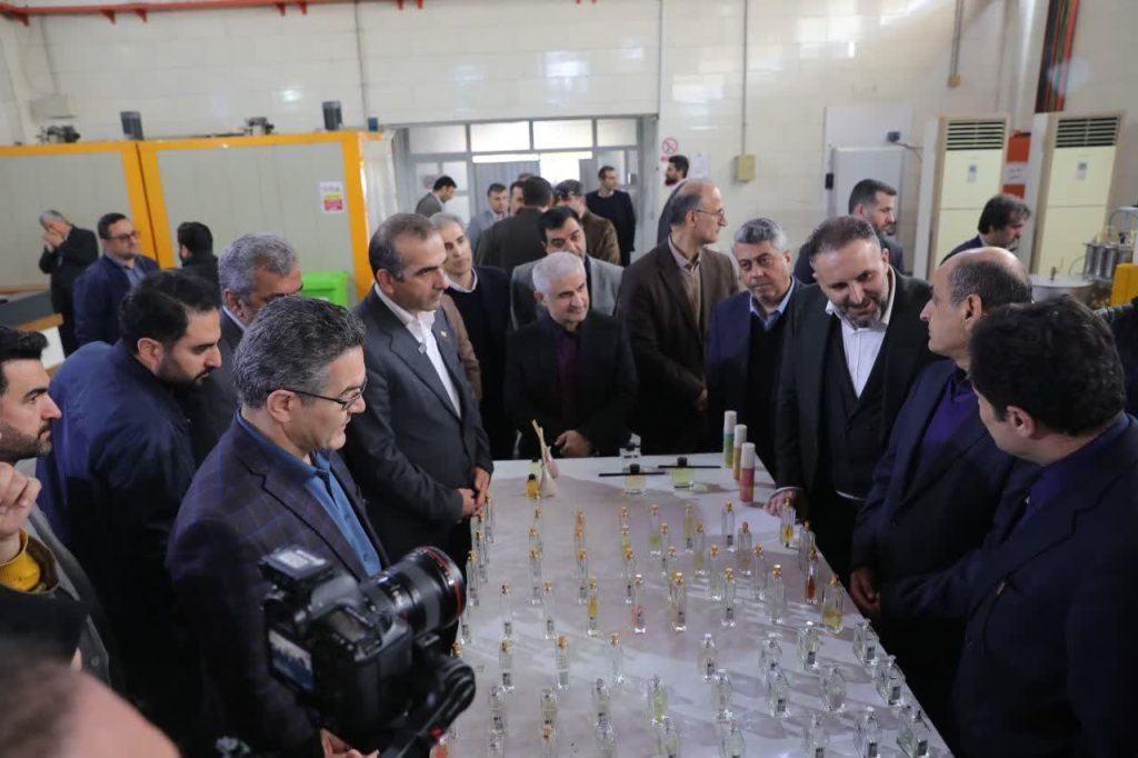 با حضور معاون رییس جمهور صورت گرفت: افتتاح و آغاز عملیات اجرایی 46 طرح سرمایهگذاری و زیرساختی با ارزش 1890میلیارد تومان و اشتغالزایی مستقیم 199 نفر