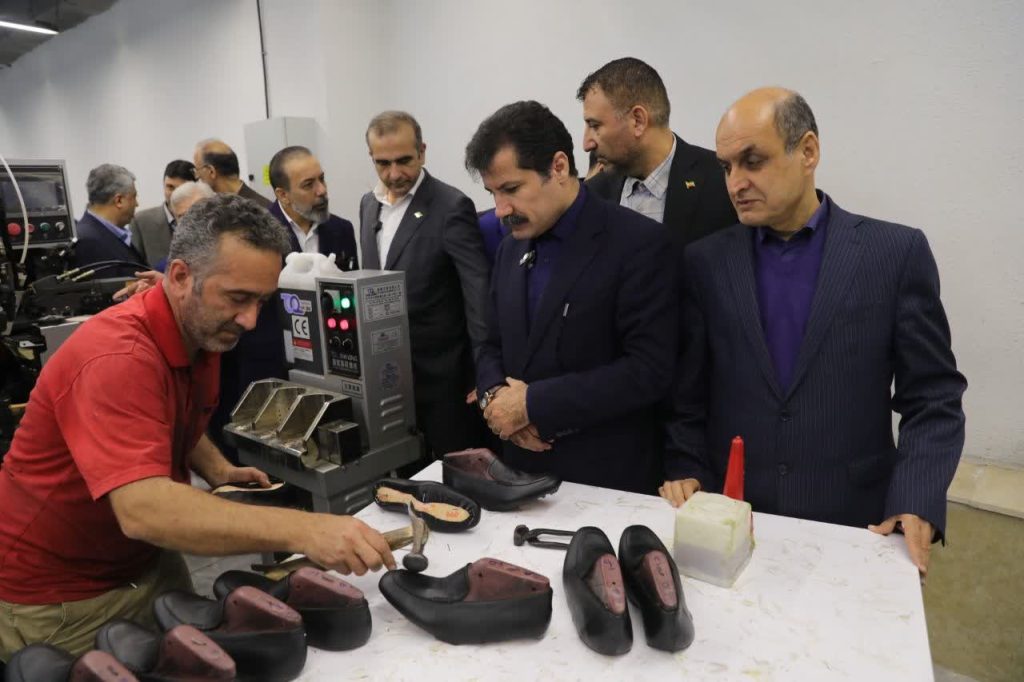با حضور معاون رییس جمهور صورت گرفت: افتتاح و آغاز عملیات اجرایی 46 طرح سرمایهگذاری و زیرساختی با ارزش 1890میلیارد تومان و اشتغالزایی مستقیم 199 نفر