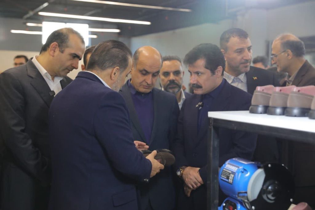 با حضور معاون رییس جمهور صورت گرفت: افتتاح و آغاز عملیات اجرایی 46 طرح سرمایهگذاری و زیرساختی با ارزش 1890میلیارد تومان و اشتغالزایی مستقیم 199 نفر