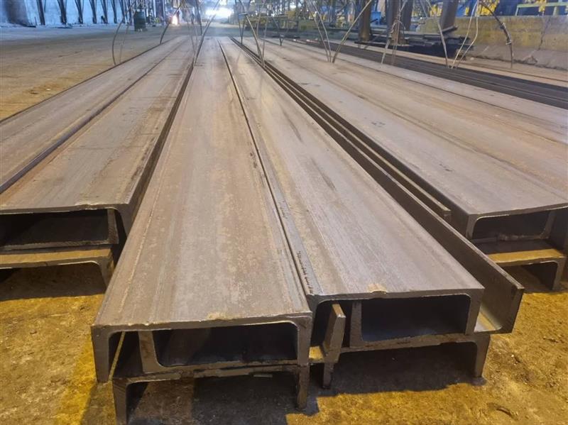 ناودانی بال شیب‌دار نمره ۳۰ در ذوب آهن اصفهان تولید شد