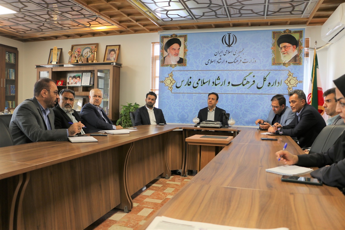گل‌باران آرامگاه سعدی در اردیبهشت شیراز