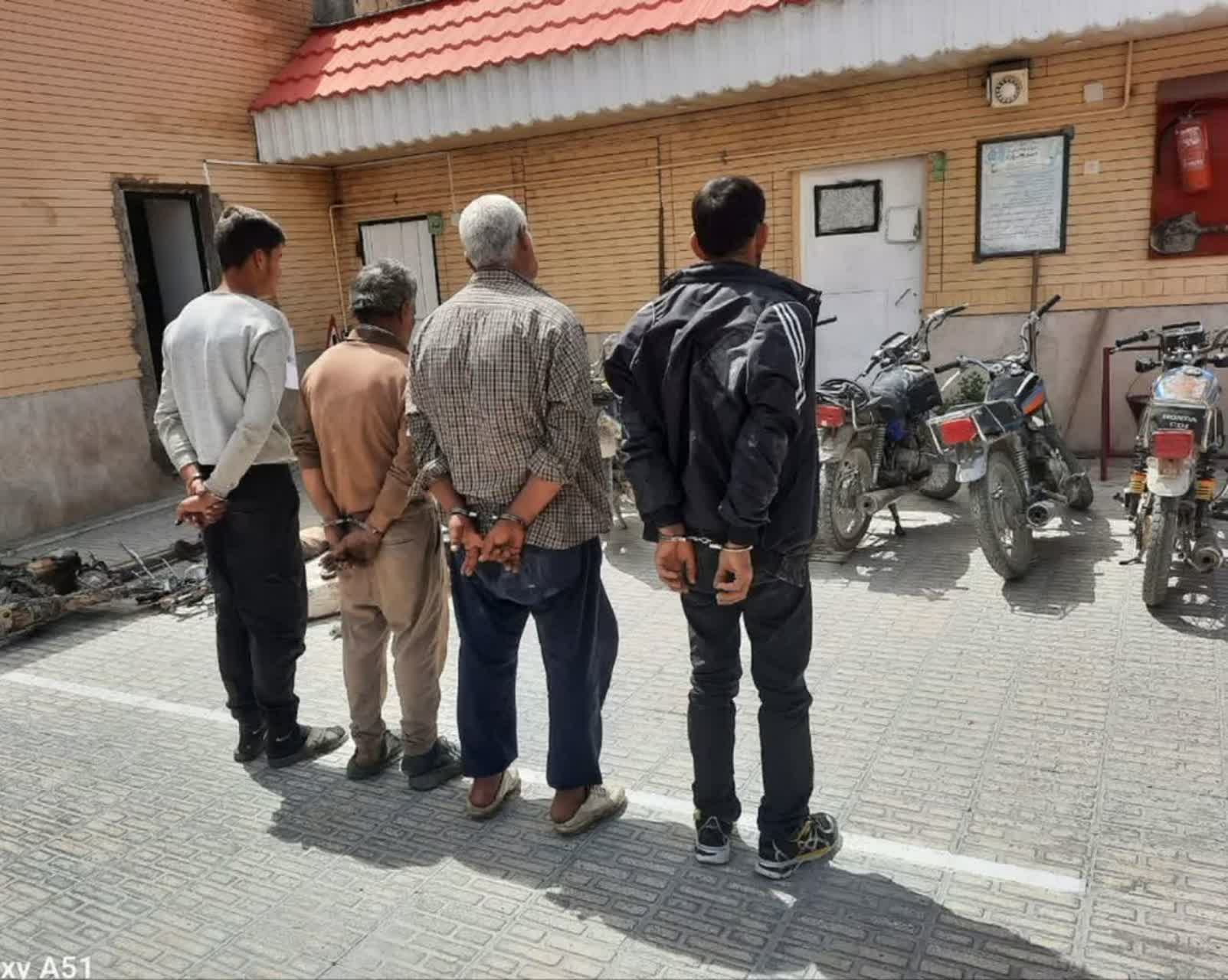 انهدام اعضای باند سارقان با اعتراف به ۴۵ فقره سرقت در مرودشت