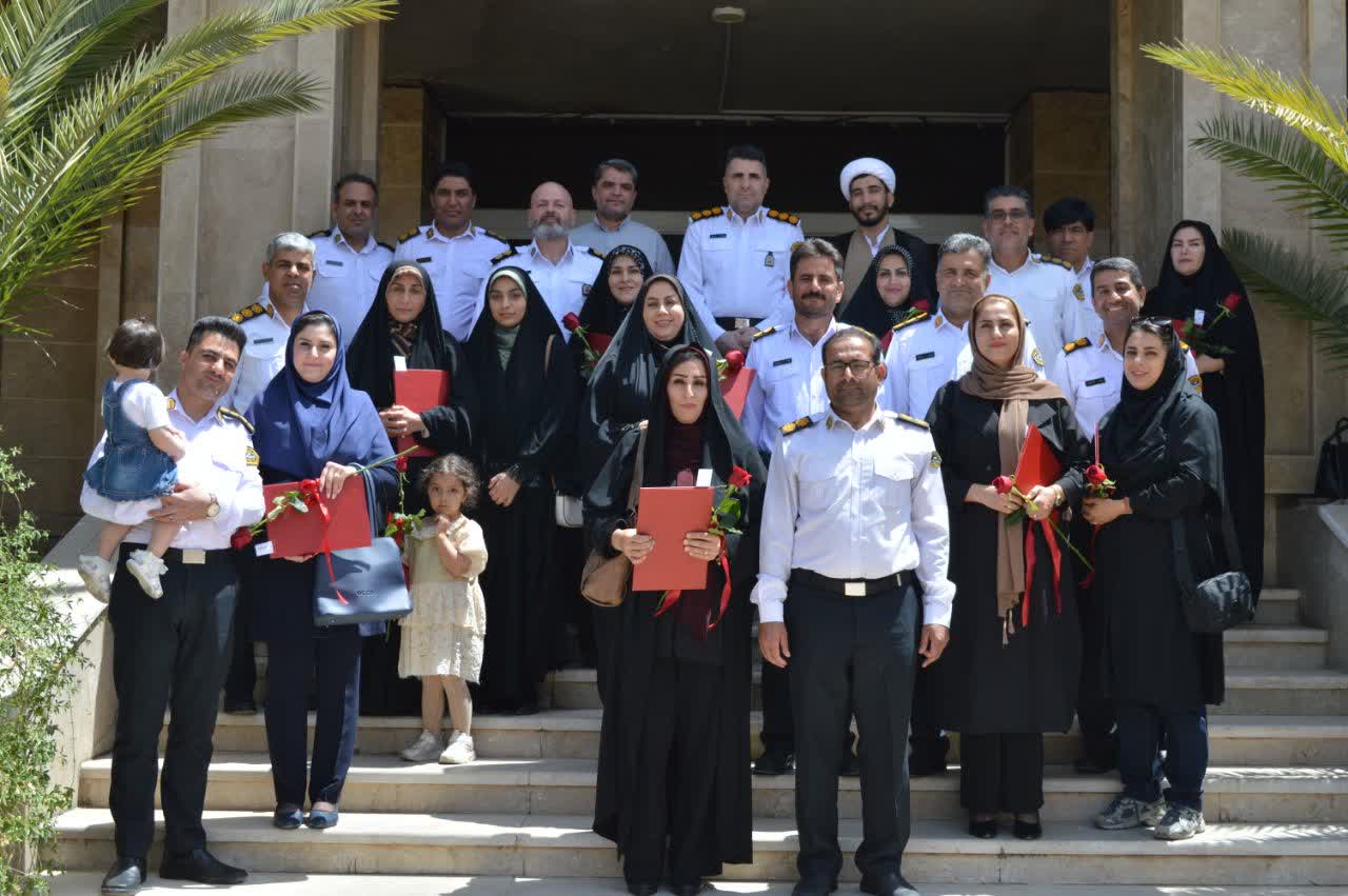 تجلیل از همسران معلمِ کارکنان پلیس راهور در شیراز