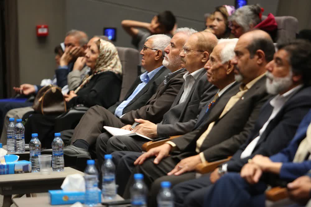 پاسداشت فردوسی در شهر تمدنی شیراز؛ تأکید بر صیانت از زبان فارسی و میراث فرهنگی ایران