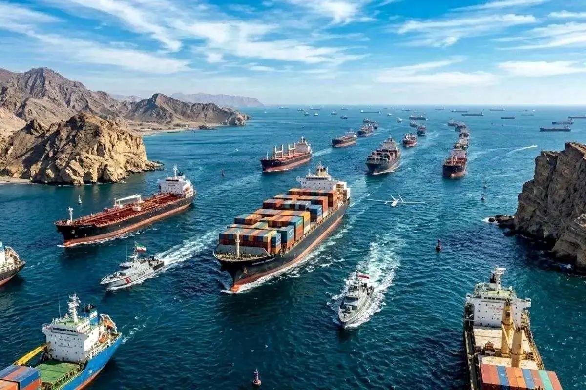 تنگه هرمز تا اطلاع ثانوی بسته خواهد بود،متقاضیان دارای مجوز عبور صبور باشند