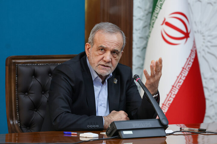 خیلی حرف‌ها دارم اما نمی‌زنم