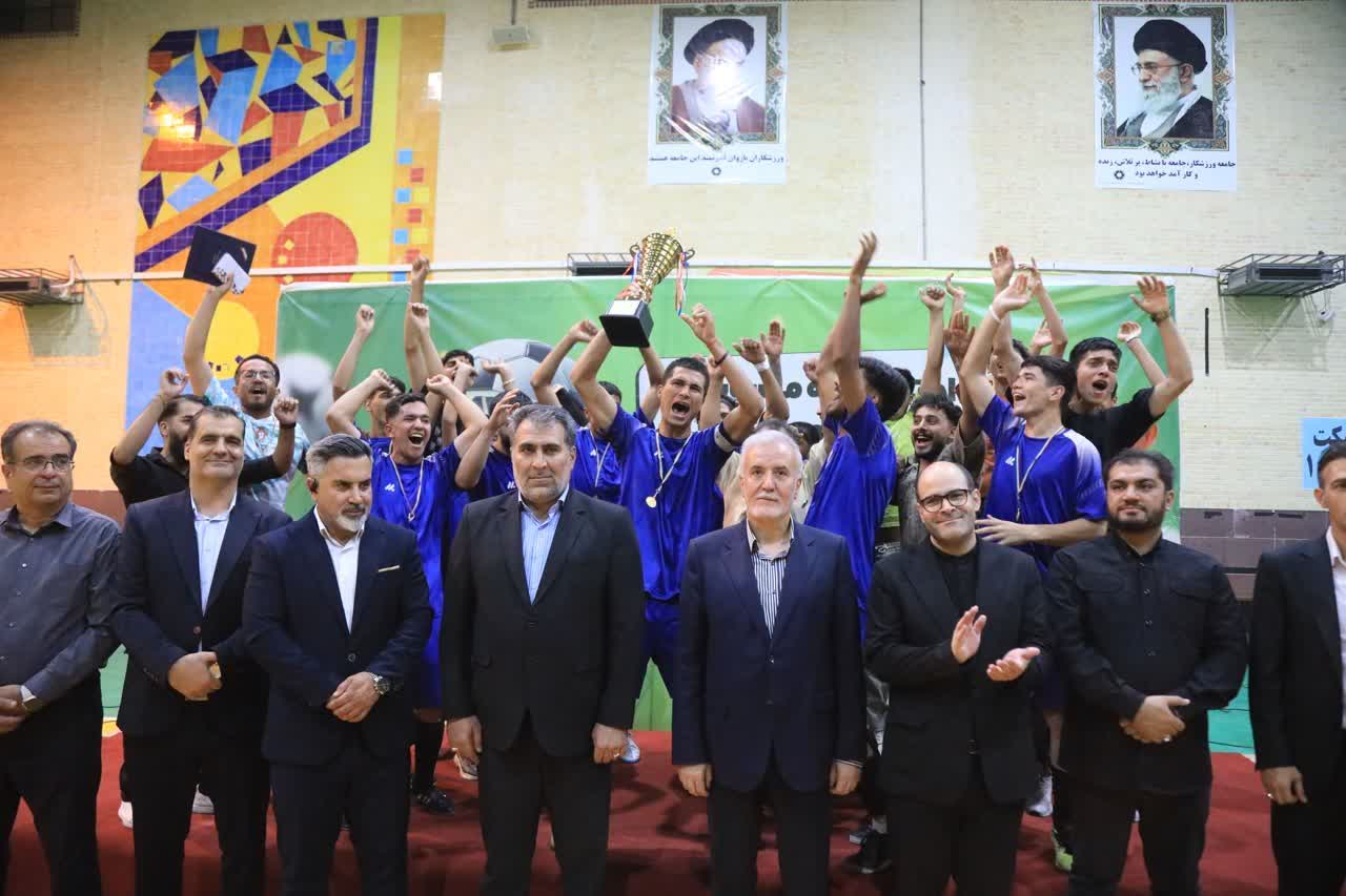 فاطمیون شیراز قهرمان فوتسال محلات در یادواره شهدای جنگ رمضان شد