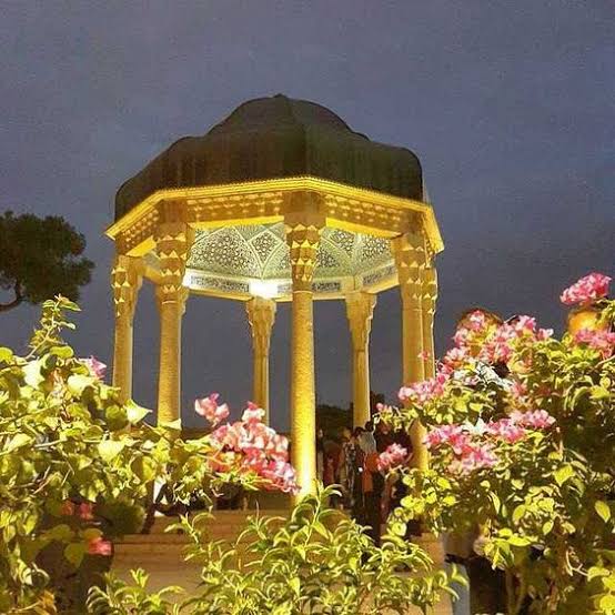 چراغ خاموش جریان های ادبی در شهری که خانه ای برای شاعرانش ندارد