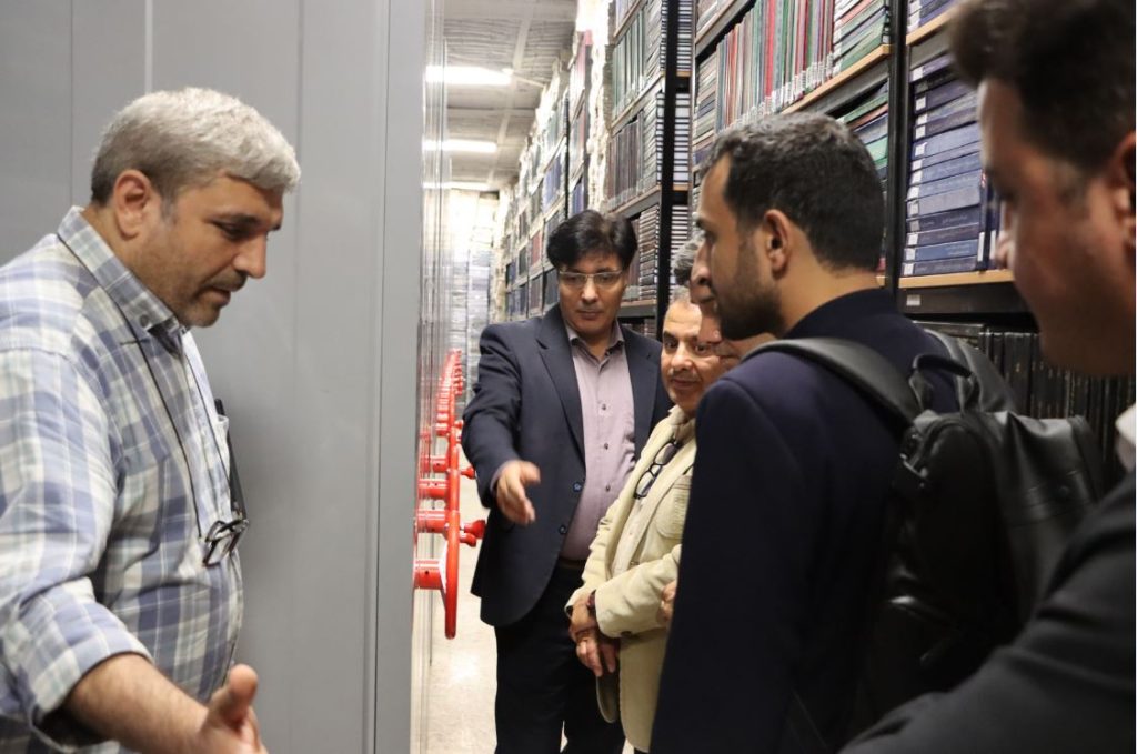 در نخستین نشست شورای سیاستگذاری هفتمین کنفرانس شهر هوشمند و هوش مصنوعی ایران بر مشارکت دستگاههای اجرایی و نقش دبیرخانه هوش مصنوعی در برگزاری هرچه باشکوهتر این رویداد بینالمللی تاکید شد.