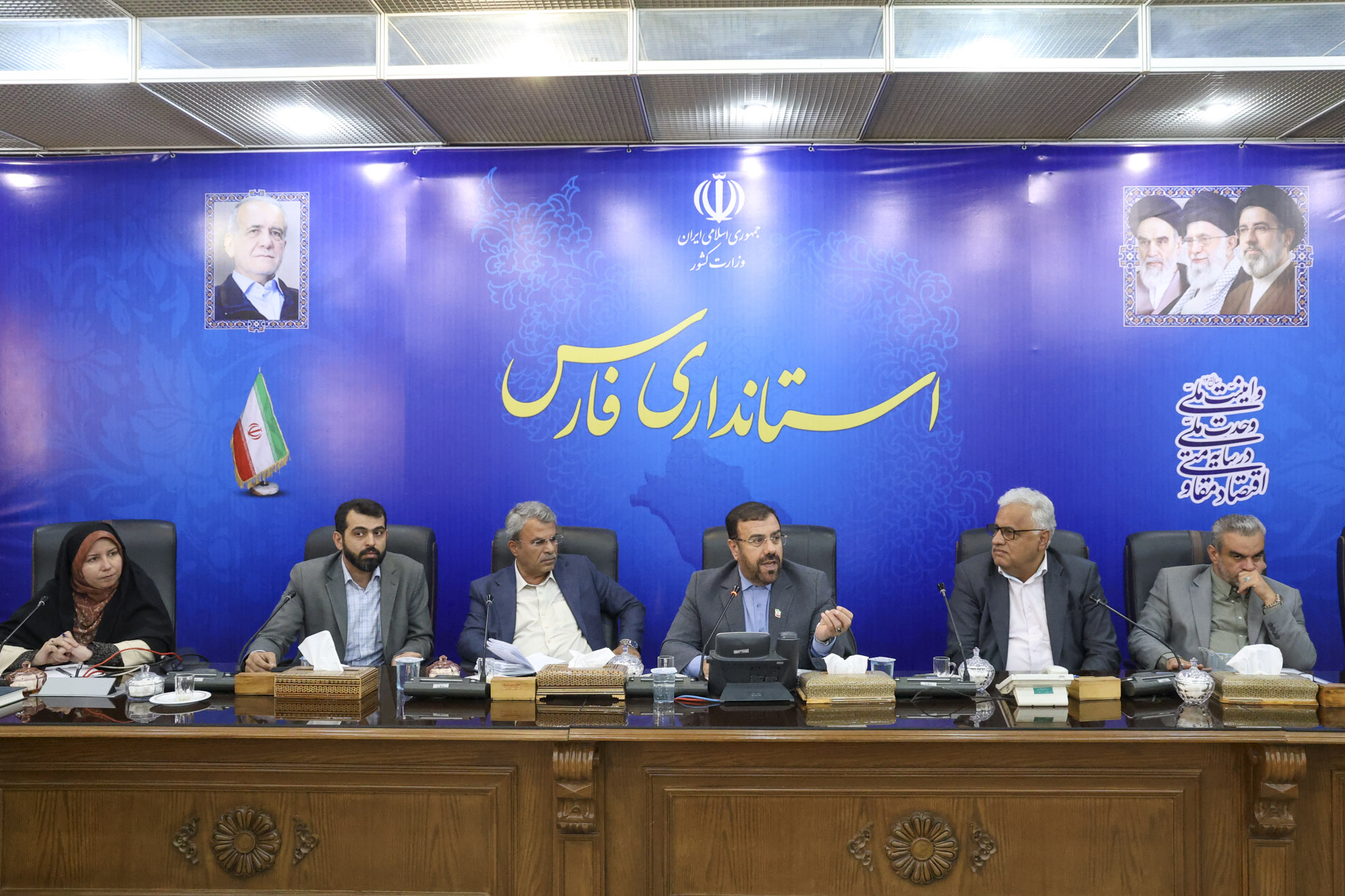 پیگیری وضعیت واگذاری زمین به متقاضیان قانون جوانی جمعیت در شیراز
