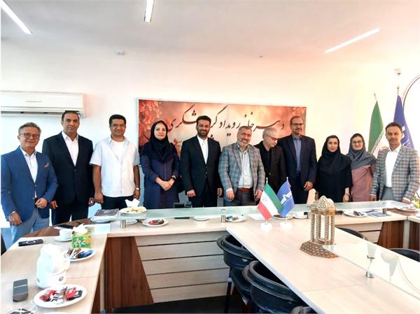 مدیرکل فرهنگ فارس، شیراز را «شهرگردشگری ادبی ایران» خواند/ از بازخوانی هویت دهکده جهانی تا کارناوال بزرگ گردشگری/ نیازمند گفتمان میان‌نسلی هستیم