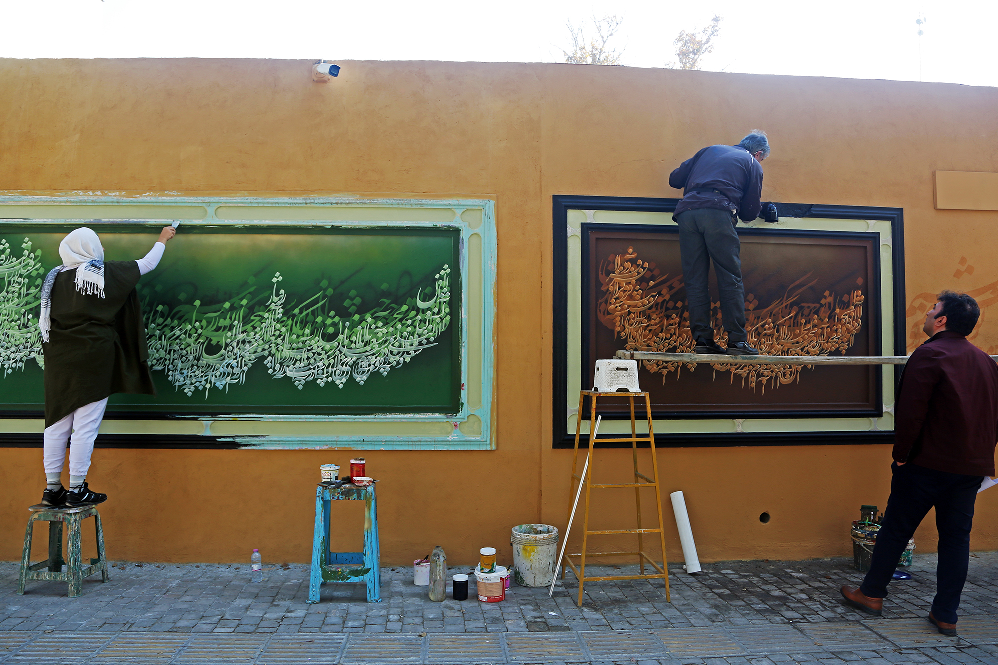 زیباسازی فضلی شهری شیراز با نقاشی های فاخر – عکاس: عباس امیری
