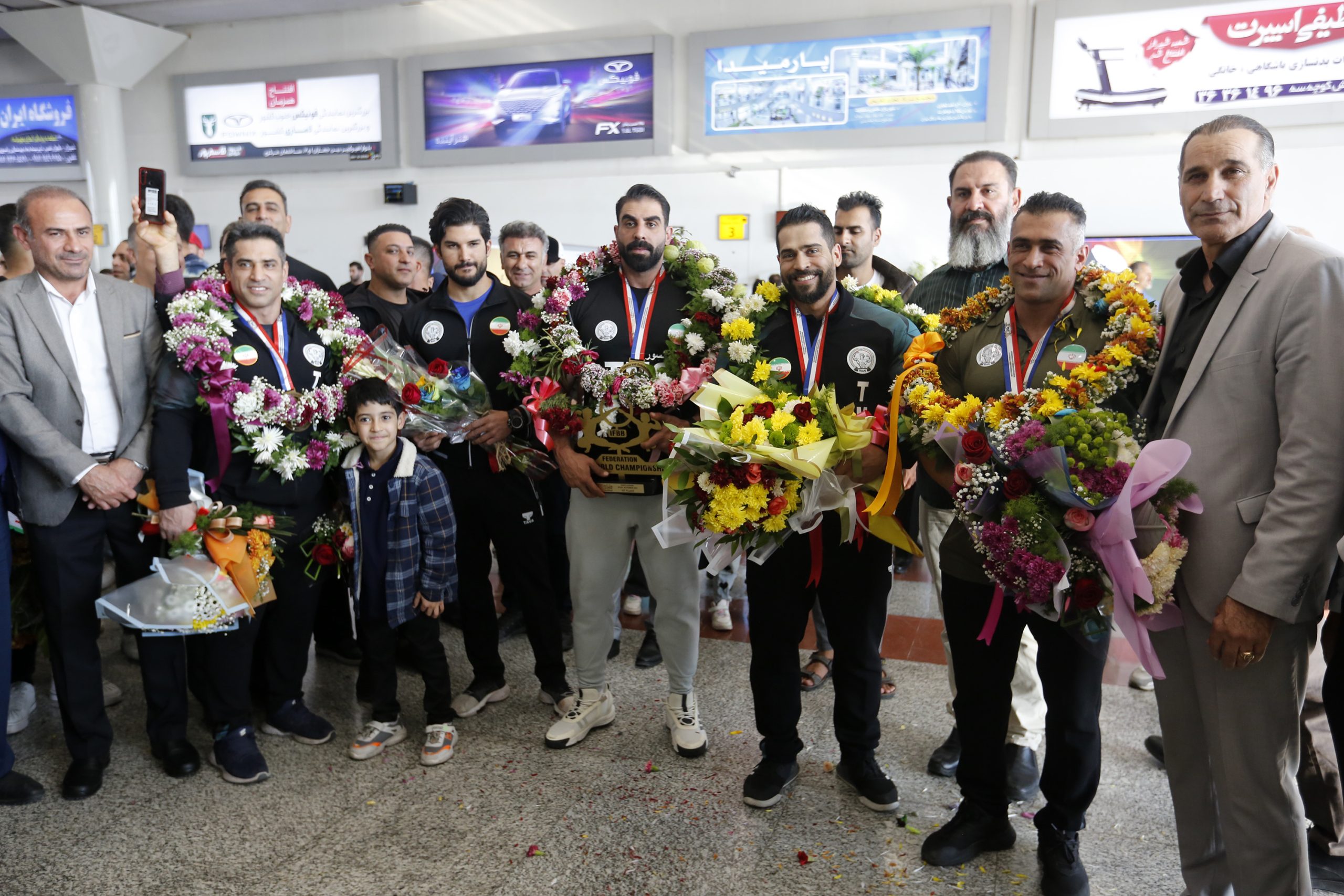 استقبال مردم فارس از ورزشکاران فارسی تیم ملی پرورش اندام و فیتنس ایران قهرمان جهان